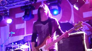 Feeder - White Lines - Front Row of Mandela Hall, Belfast (HD)