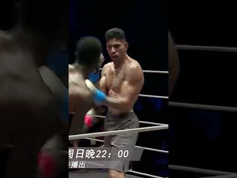 Alex Pereira vs Israel Adesanya KO (First Fight)