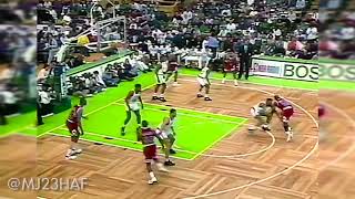 Michael Jordan Annihilates Reggie Lewis!  (1993.04.04)