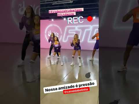 Nossa amizade  é pressão @fitdance #fitdancekidseteen @canaldabelinha ☝🏻