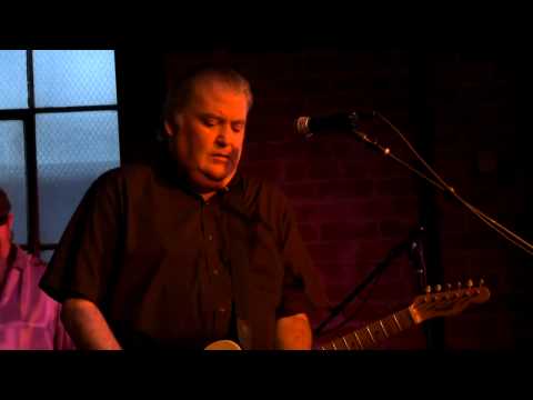 Miniatura de YouTube - Tin Can Trust (Live)