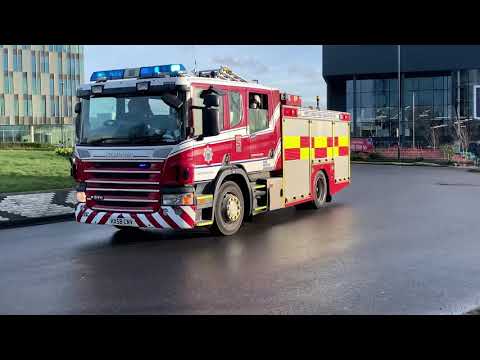 West Sussex Fire & Rescue Partridge Green’s 55P1 arriving at a large hotel fire in Crawley