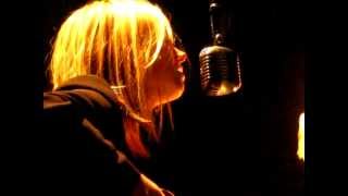 Anna Ternheim - &quot;You mean nothing to me anymore&quot; (live Paris 2012)