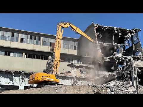 Liebherr 954 Excavator With Long Reach Boom On Building Demolition Project - Sotiriadis/Labrianidis