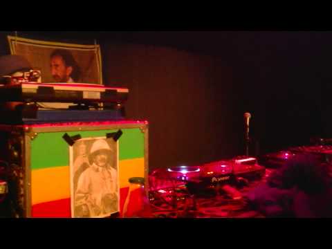 Dub Revolution; Forward Fever (be) ft Kenny Knots (uk)