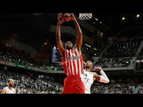 Playoffs Magic Moments: Mardy Collins & Brent Petway of Olympiacos Piraeus connect for a big play