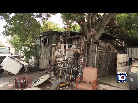 At least 1 killed in mobile home fire in northwest Miami-Dade