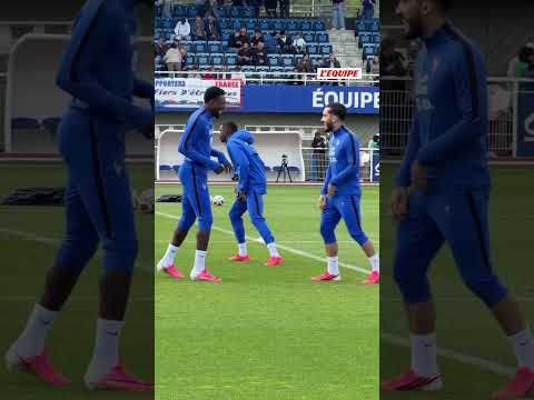 🇫🇷​😁​ Ambiance détendue pendant l'entraînement des Bleus #football #equipedefrance #cherki