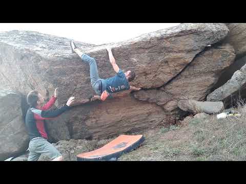 Bouldering in Măcin. FA - ”Iluzia”