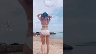 【TikTok】えっちな水着を着た美女