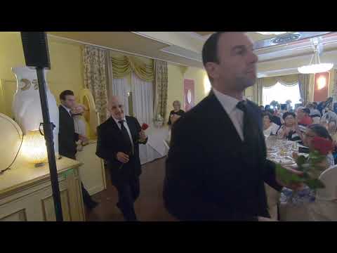 Presentazione Sfilata dei Camerieri con Rose Rosse - La Masseria Atessa - Francesco Barattucci Show