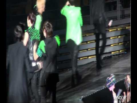 [FANCAM] #54 Ki Kwang focus - Beautiful @ Welcome Back to BEAST Airline 110218-19