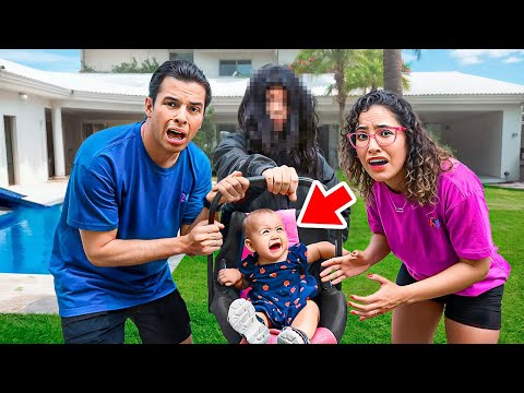 CUIDAMOS DO BEBÊ ABANDONADO POR 24 HORAS! - VAMOS FICAR COM ELA?