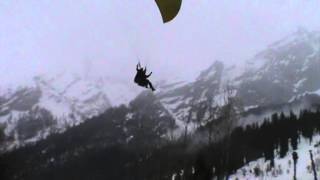 preview picture of video 'Paragliding in Solang Valley, Manali 17 March 2014'