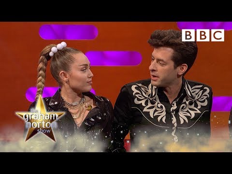 Why Miley Cyrus blanked Mark Ronson's call 😳 - BBC