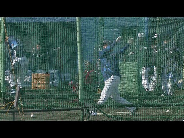 【春季キャンプ】フェンス直撃の打球も!! ライオンズドラ2ルーキー・渡部聖弥がフリー打撃に登場!!  2025年2月7日 埼玉西武ライオンズ