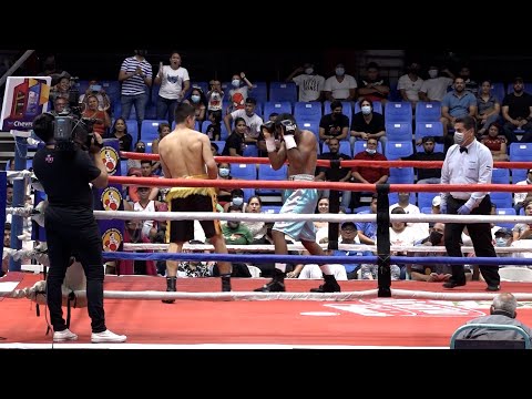 Francisco Fonseca retains his super featherweight title by defeating Mexican Andrés Tapia.