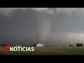 Graban a uno de los tornados que arrasaron en Oklahoma | Noticias Telemundo
