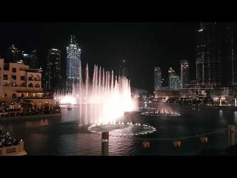 Dubai mall fountain lion king