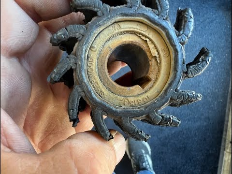 Changing a water impeller on Cummins Diesel 6BT