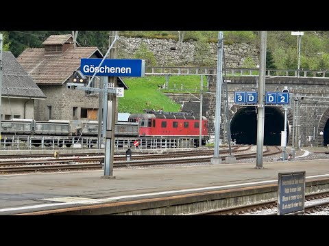 Trains at Göschenen Railway Station | Züge am Bahnhof Göschenen