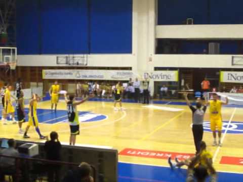 Zagreb's Josh Heytvelt huge clutch time three-pointer vs Fenerbahce 27-09-2011