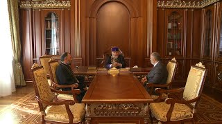 Արցախի Արտաքին գործերի նախարարը հանդիպել է Ամենայն հայոց հայրապետի հետ