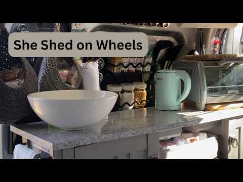 Einblick in einen Ford Transit Connect (Modelljahr 2022) – Ihr mobiler Rückzugsort / Smart Van Tour