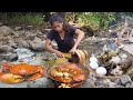 Big crabs curry spicy delicious with duck eggs for dinner - Survival cooking in forest