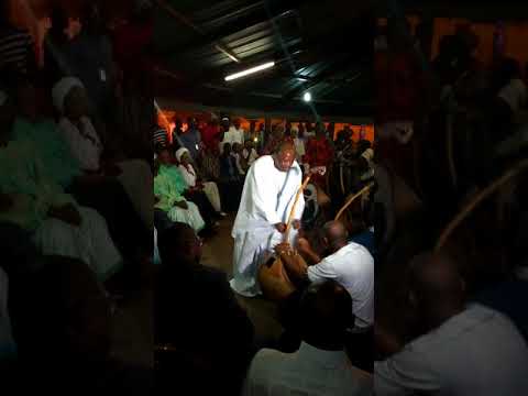 Quand Gon 1 esquisse des pas de danse du terroir