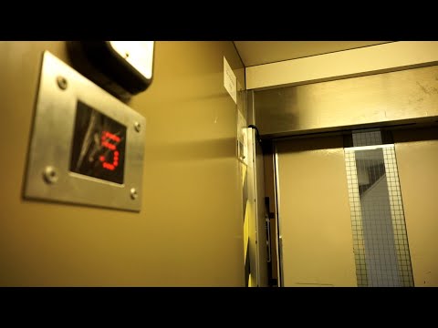 INNER DOORS GONE! 1969 ASEA Graham hydraulic elevator (mod) @ Sandhamnsgatan 46A, Stockholm, Sweden