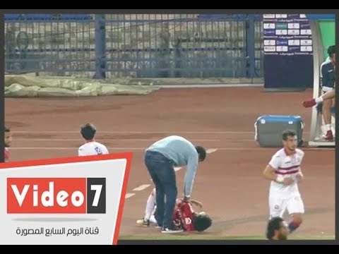 إيهاب جلال يطمئن على لاعب النصر بعد إصابته أمام جهاز الزمالك