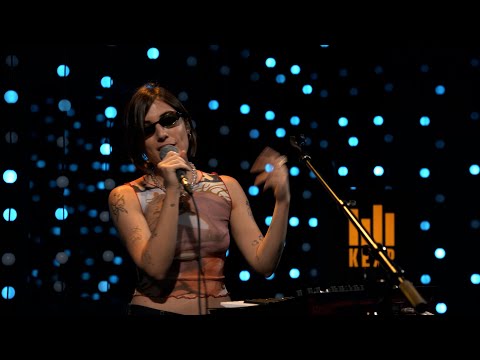 Cariño - Full Performance (Live on KEXP)