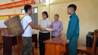 Trieu Luc decided to exchange land in the presence of local authorities.