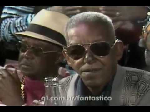 João Nogueira e o Clube do Samba homenageiam Cartola (1979)