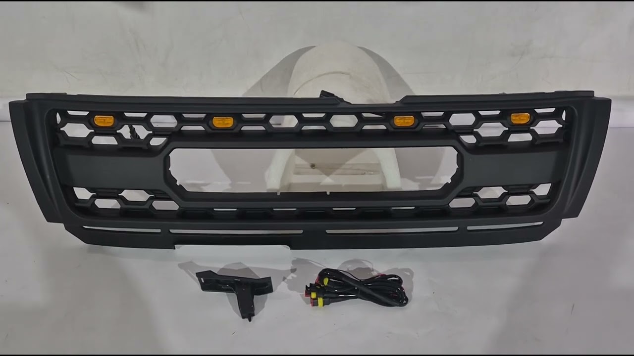 Nissan Patrol Y61 1997–2011 Radiatorgrille 1997-2001 (OffRoad) Video 1