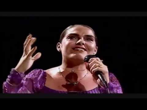 Lupita D´Alessio Inocente pobre amiga