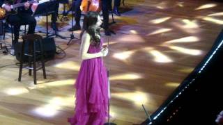 Idina Menzel - Gorgeous - Toronto November 18 2011
