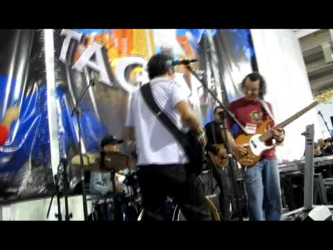 Arthur Maia no Stand TAGIMA -EXPOMUSIC 2011