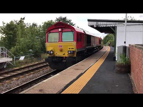 66086 DB cargo 4L08 with 8 containers 17:01 running 19 minutes early Lea Road Gainsborough 21/8/2023