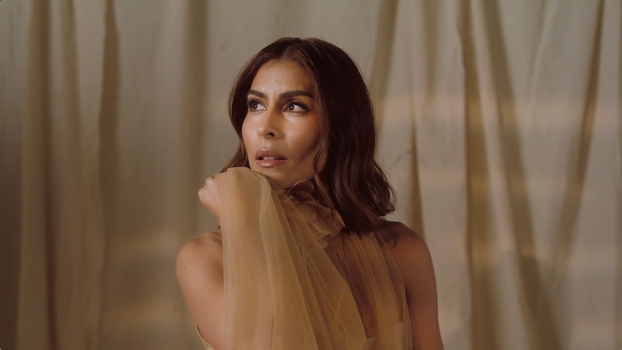 María León — Ayer Lloré