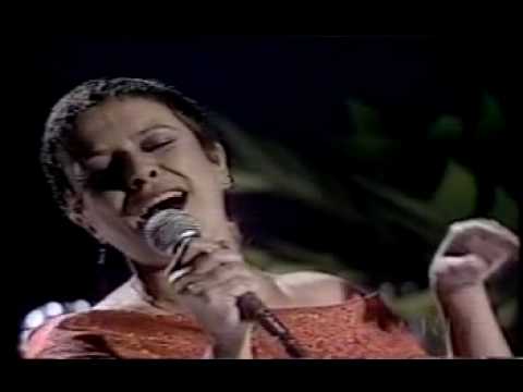 Me Deixas Louca (Me Vuelves Loco) video