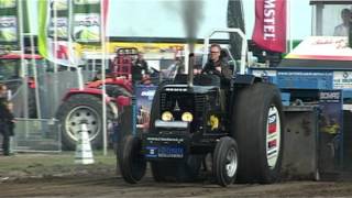 preview picture of video 'TractorPulling - Tzum Black Smoke - 2500kg Sportklasse'