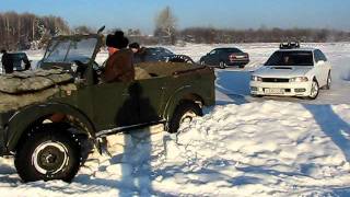 preview picture of video 'As sedan Subaru Legasy extended GAZ-69 from a snowdrift'