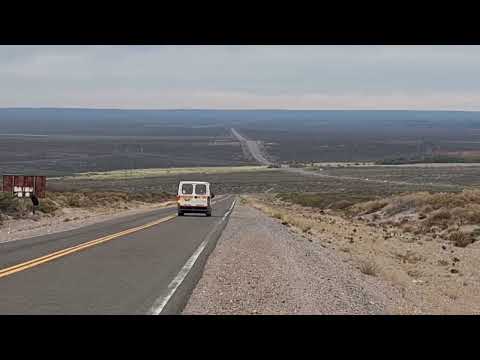 Increible bajada en la ruta 237....saliendo de Piedra del Aguila!🏜 #rutaenmoto #honda #neuquen 