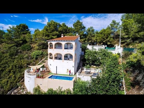 NCB4219 impressive 5-bedroom villa in Oliva with amazing views