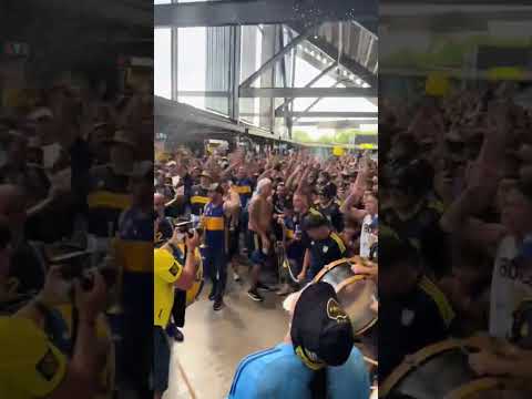 "Locura de la Hinchada de Boca después de quedar eliminado del mundial de Clubes #bocajuniors #la12" Barra: La 12 &bull; Club: Boca Juniors