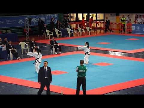 Hannah Eade (Irl) v Mariela Malinova (Bul) Junior Female 1 Dan Tul