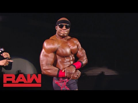 Bobby Lashley interrupts Elias for a posing session: Raw, Dec. 3, 2018
