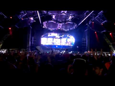 Carl Cox Drops "Now Let Me See You Work"